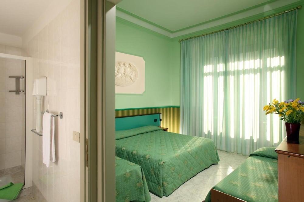 רומא Hotel Dorica מראה חיצוני תמונה