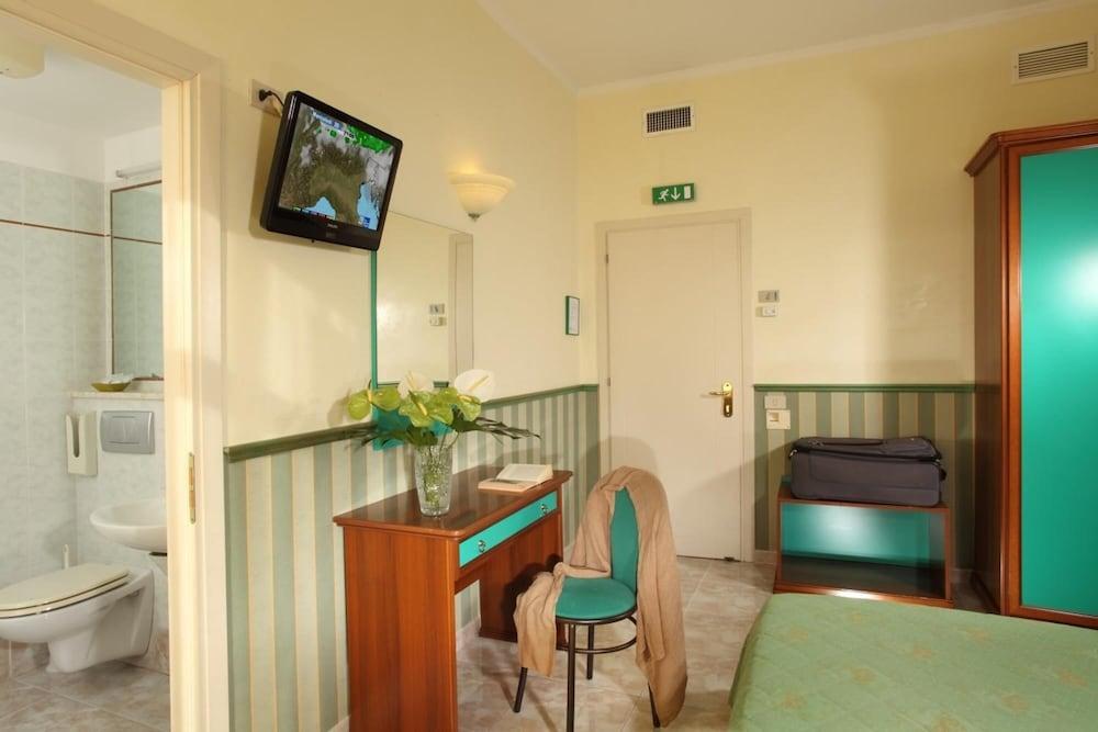 רומא Hotel Dorica מראה חיצוני תמונה