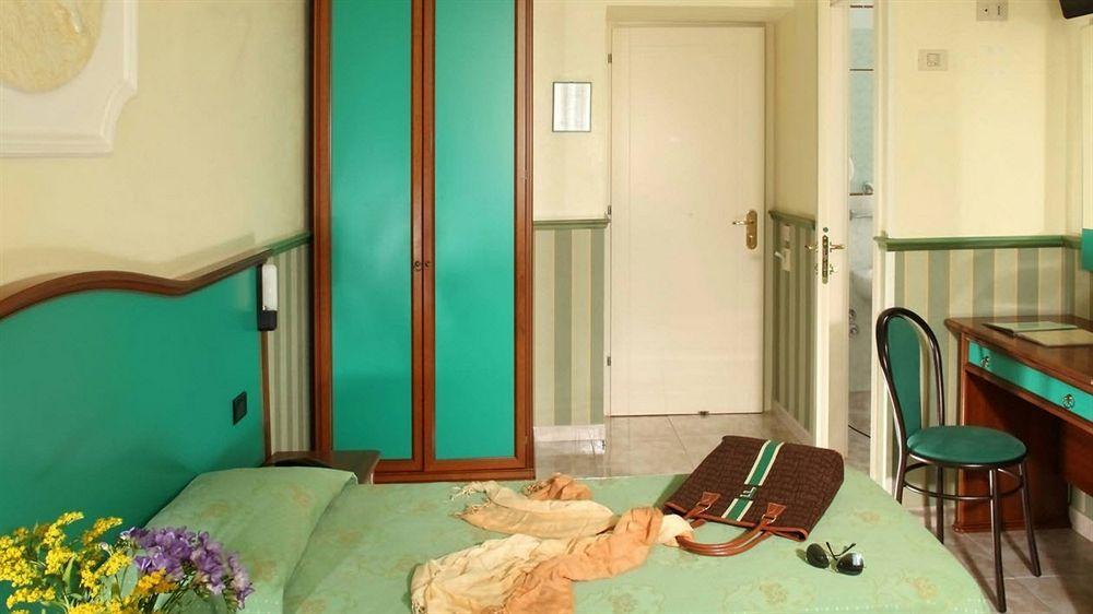 רומא Hotel Dorica מראה חיצוני תמונה