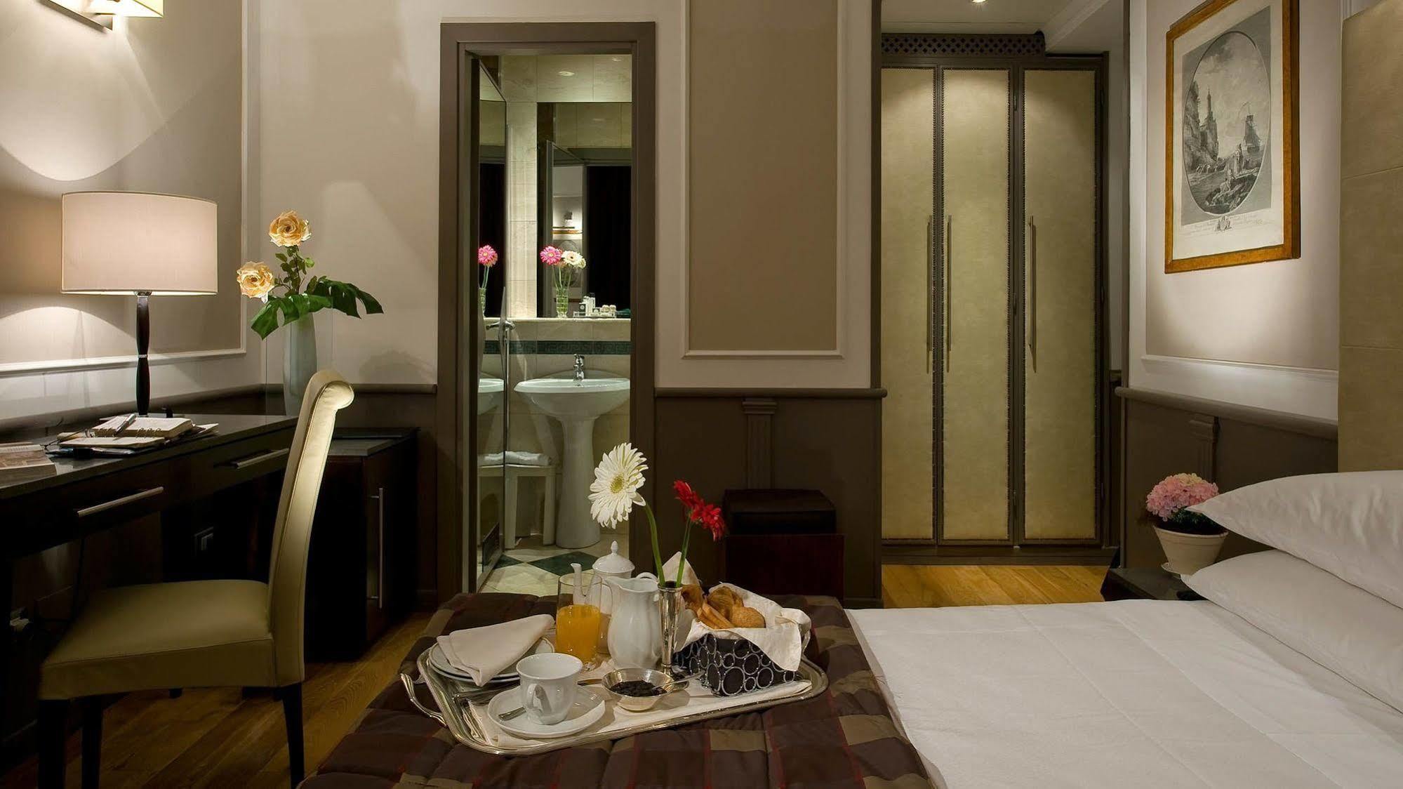 רומא Hotel Dorica מראה חיצוני תמונה