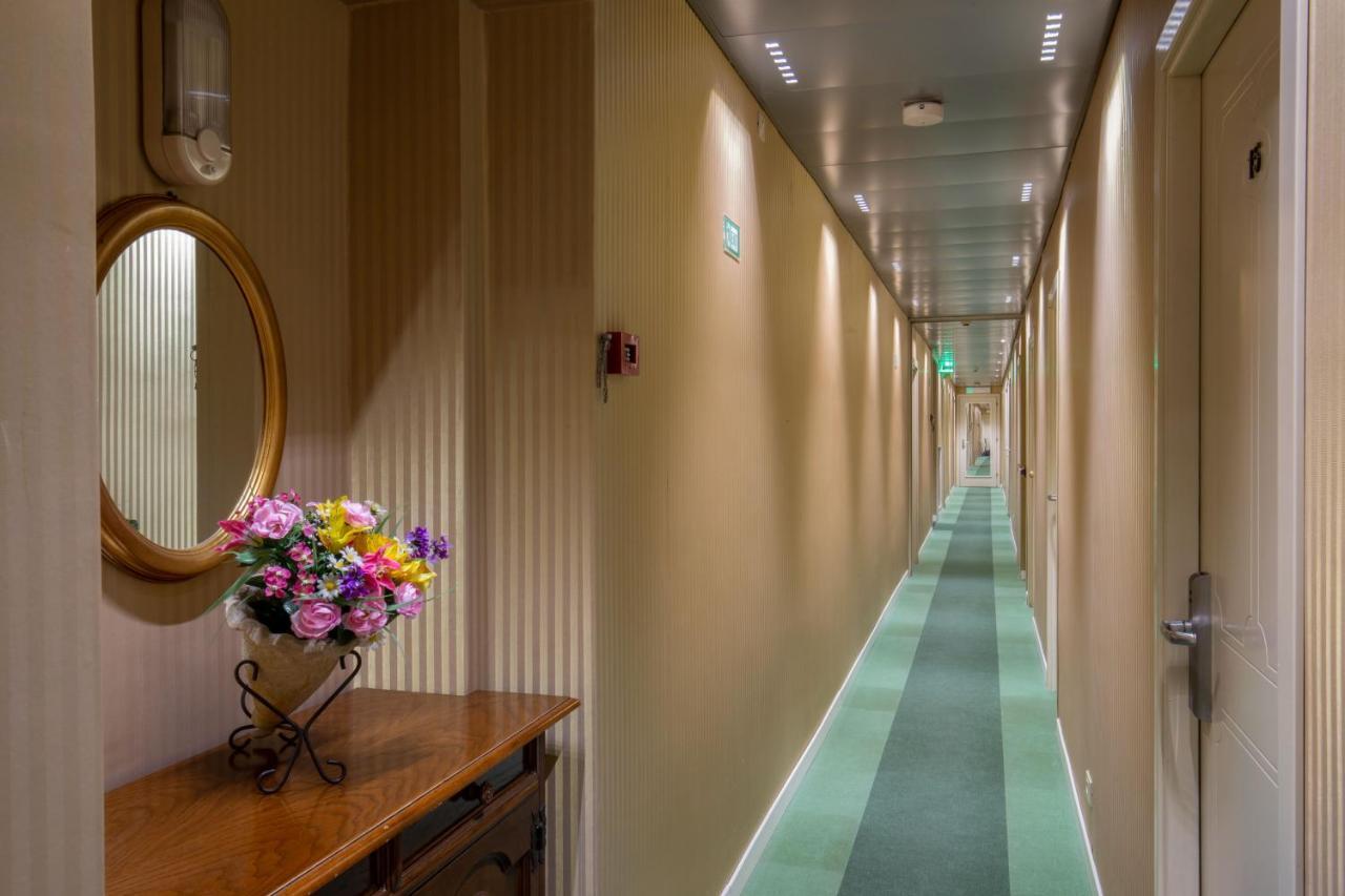 רומא Hotel Dorica מראה חיצוני תמונה